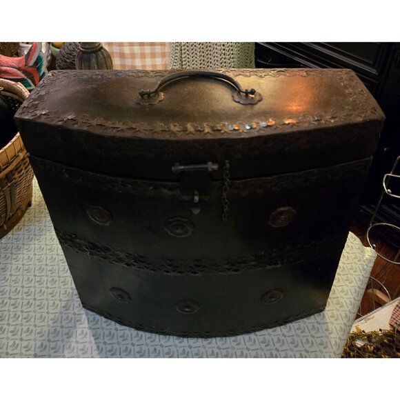 Vintage rustic heavy bottle holder - Picture 2 of 6